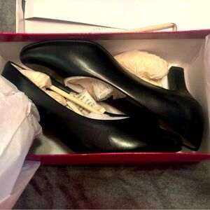 NEW So Soft black mid-heel 9.2.5 comfort pumps size 9.5 with box